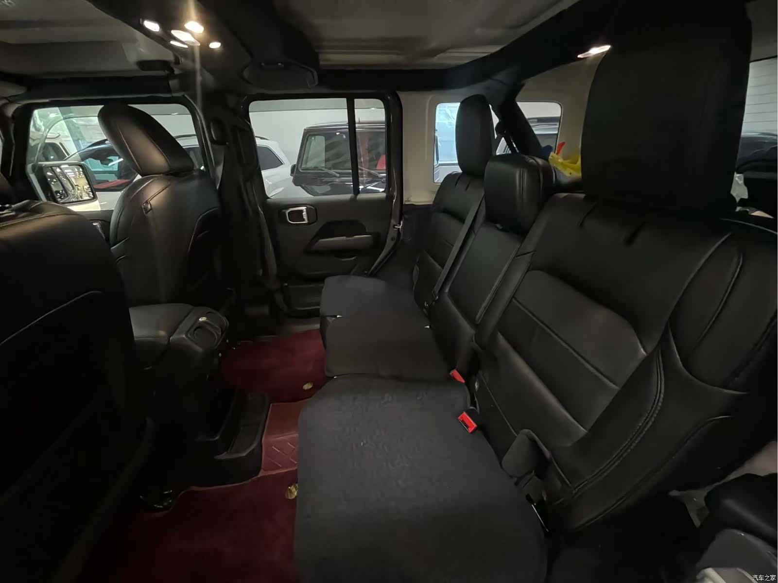 Jeep Wrangler, 2021 15