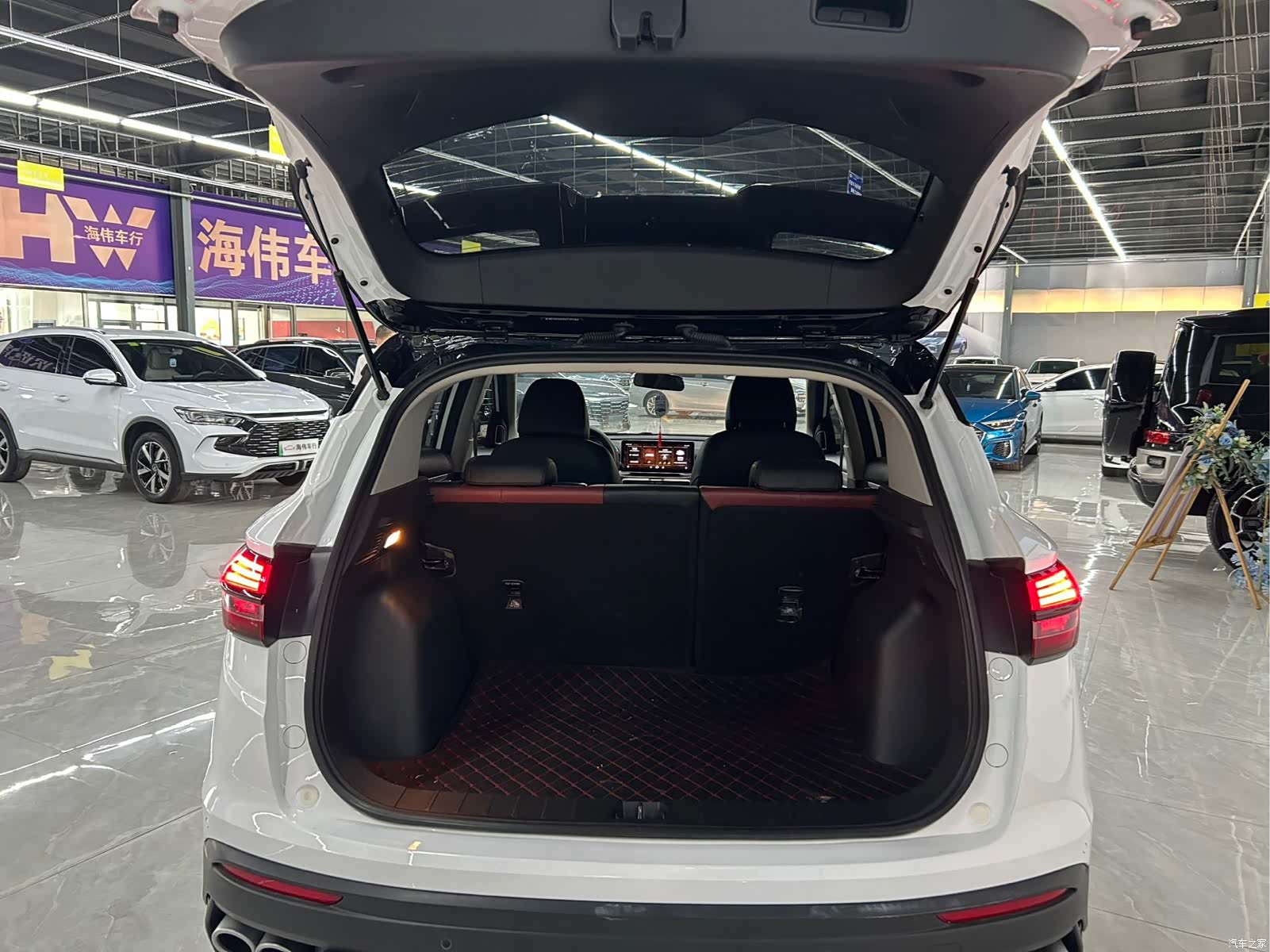Geely Coolray, 2022 все фото