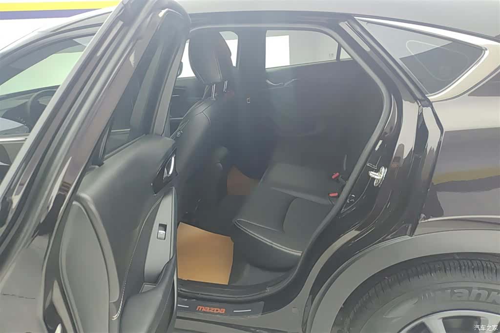 Mazda CX-4, 2021 11