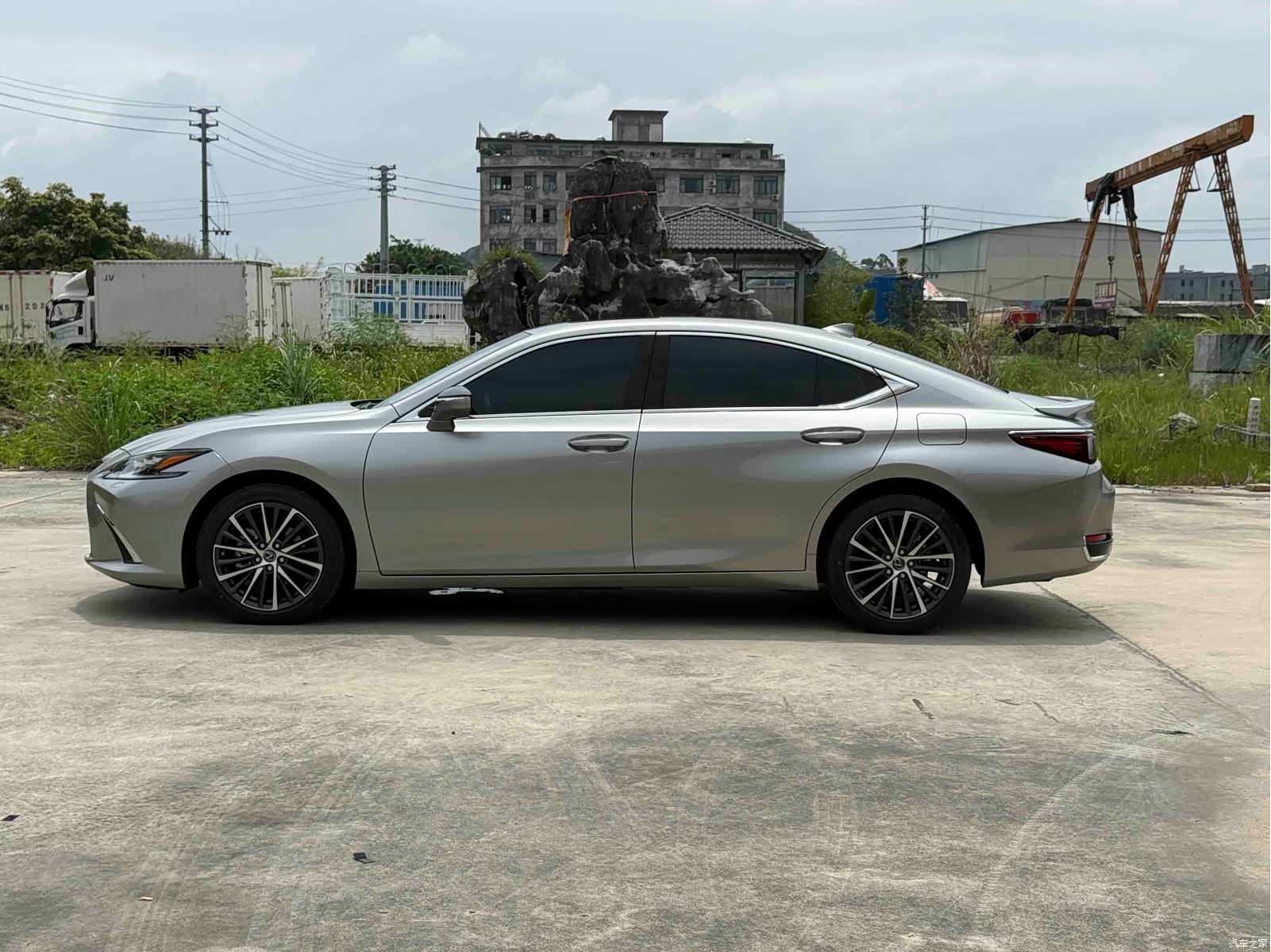 Lexus ES, 2024 10