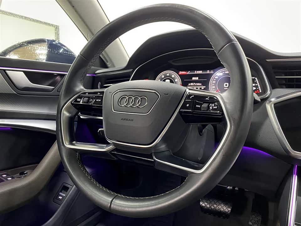 Audi A7L