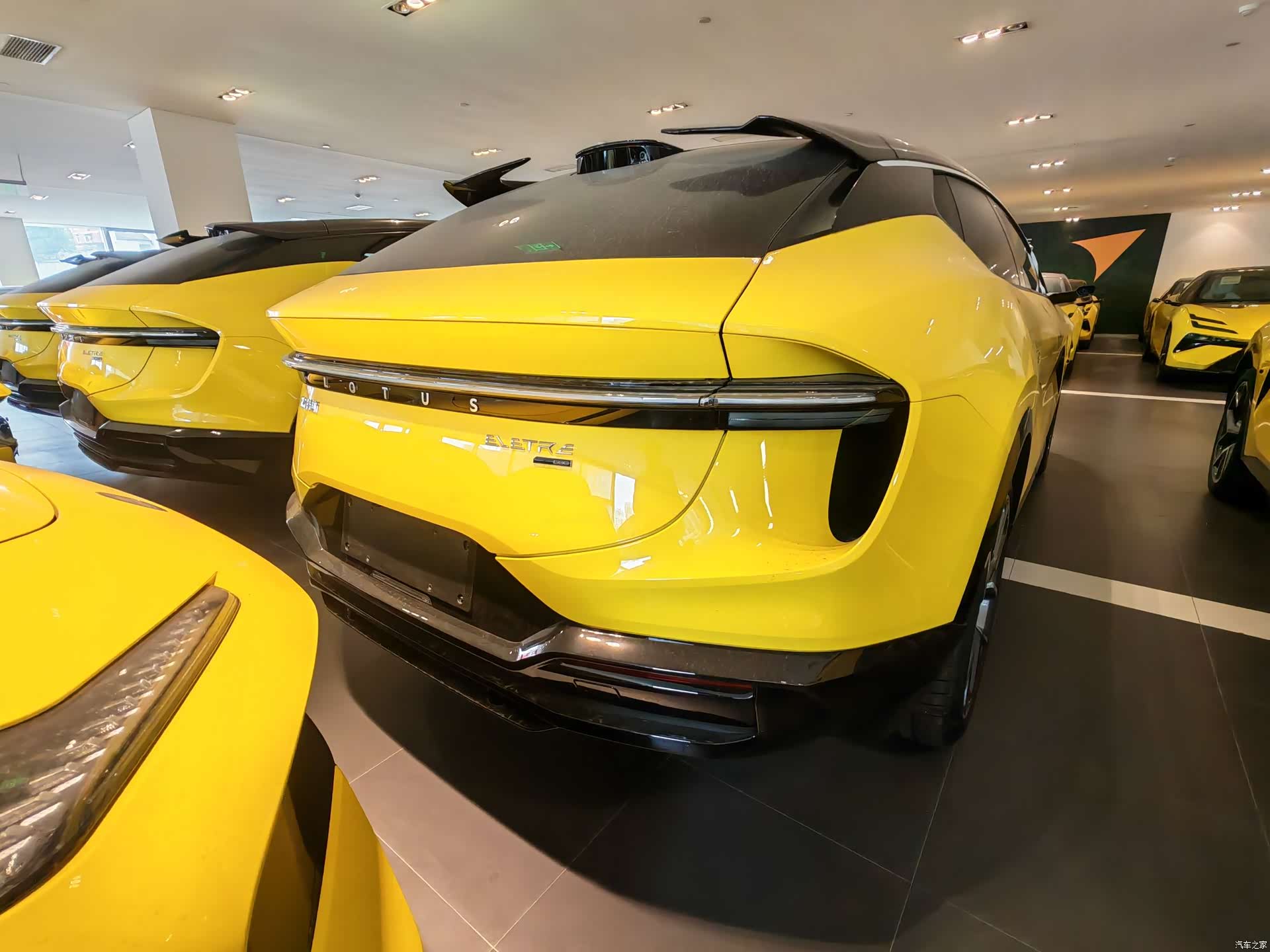Lotus ELETRE, 2026 12