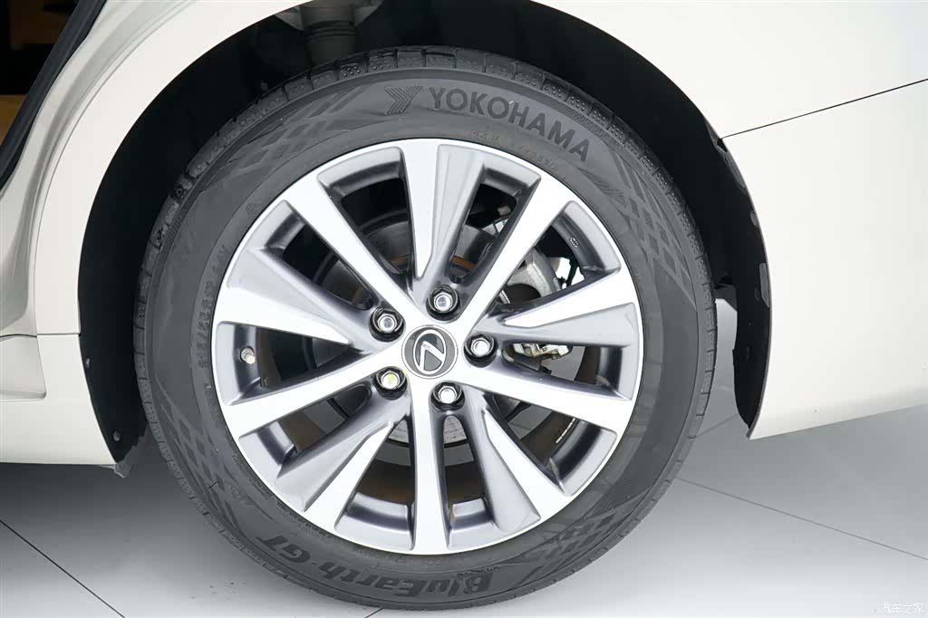 Lexus ES, 2018 20