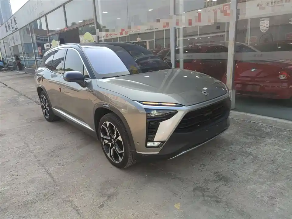 NIO ES8