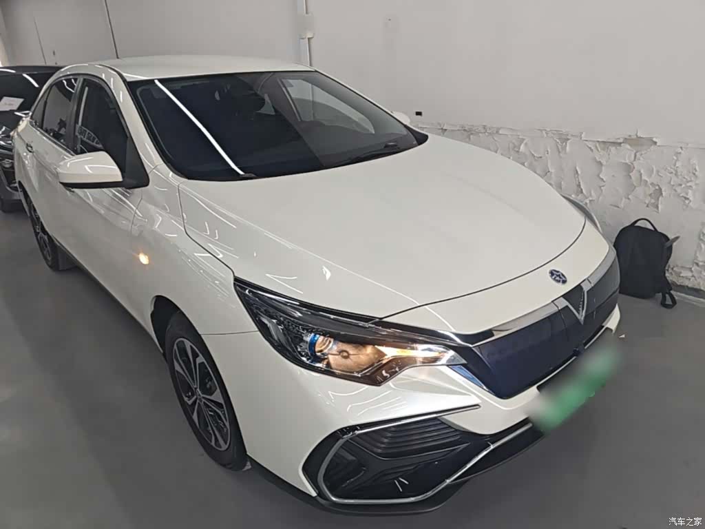 Nissan D60EV, 2026 4