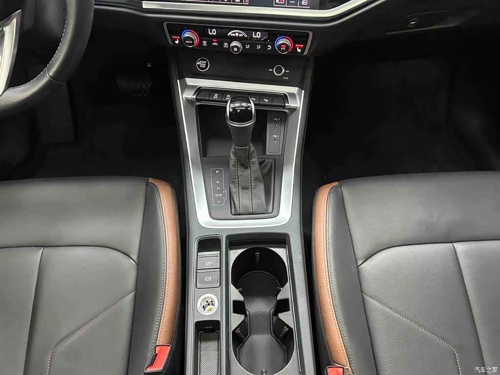 Audi Q3, 2022 все фото