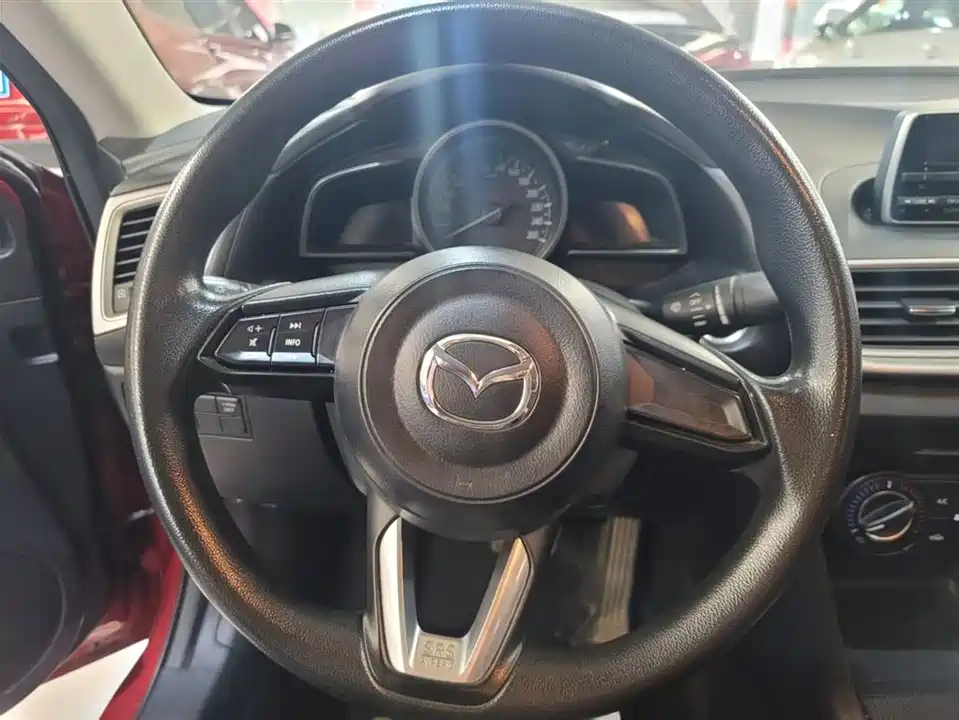 Mazda 3 Angkesaila