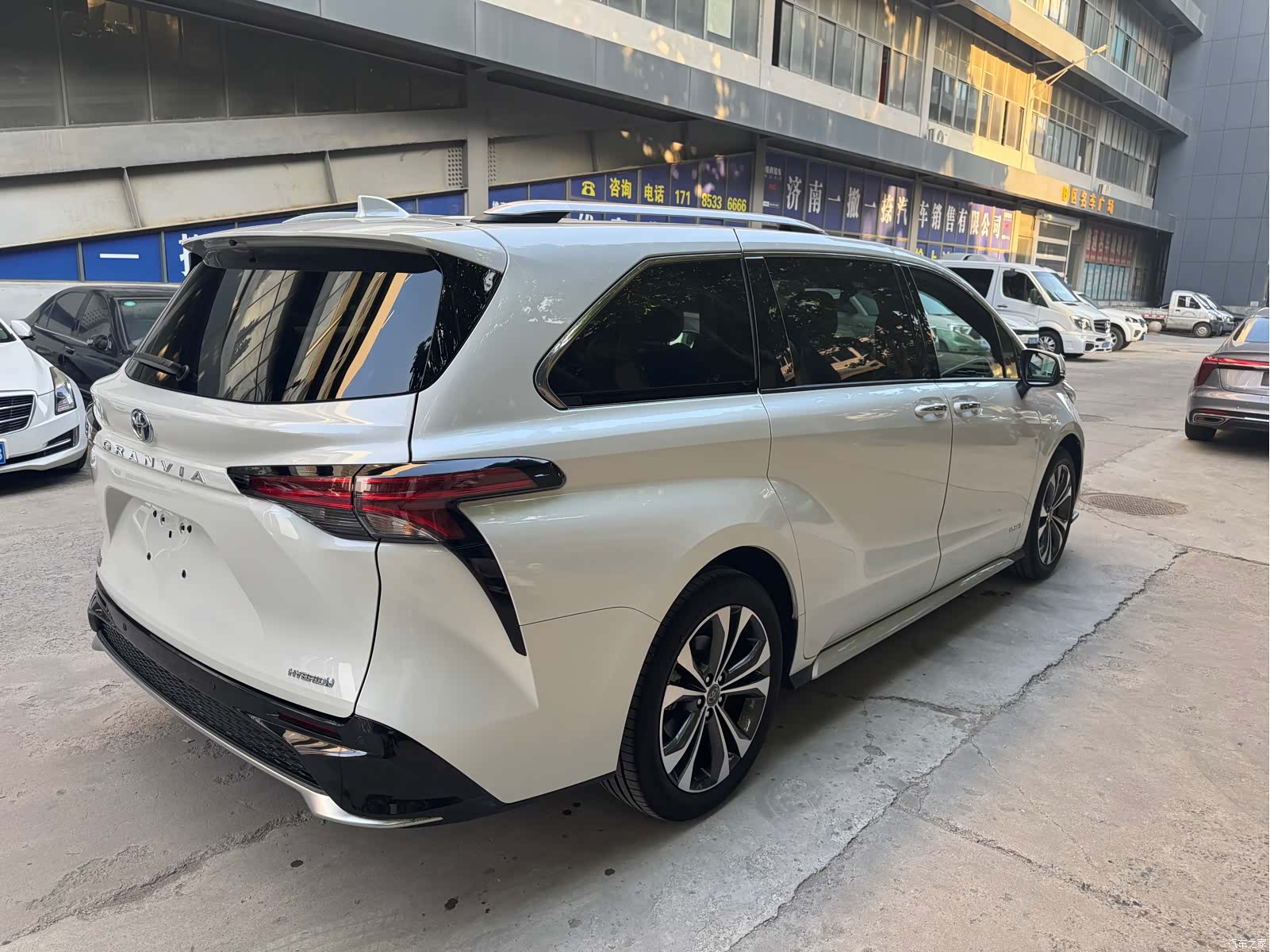 Toyota Granvia, 2023 2