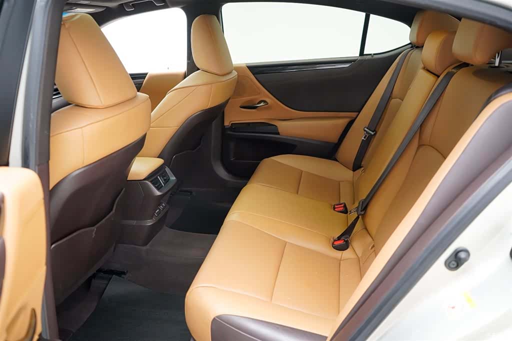 Lexus ES, 2018 6