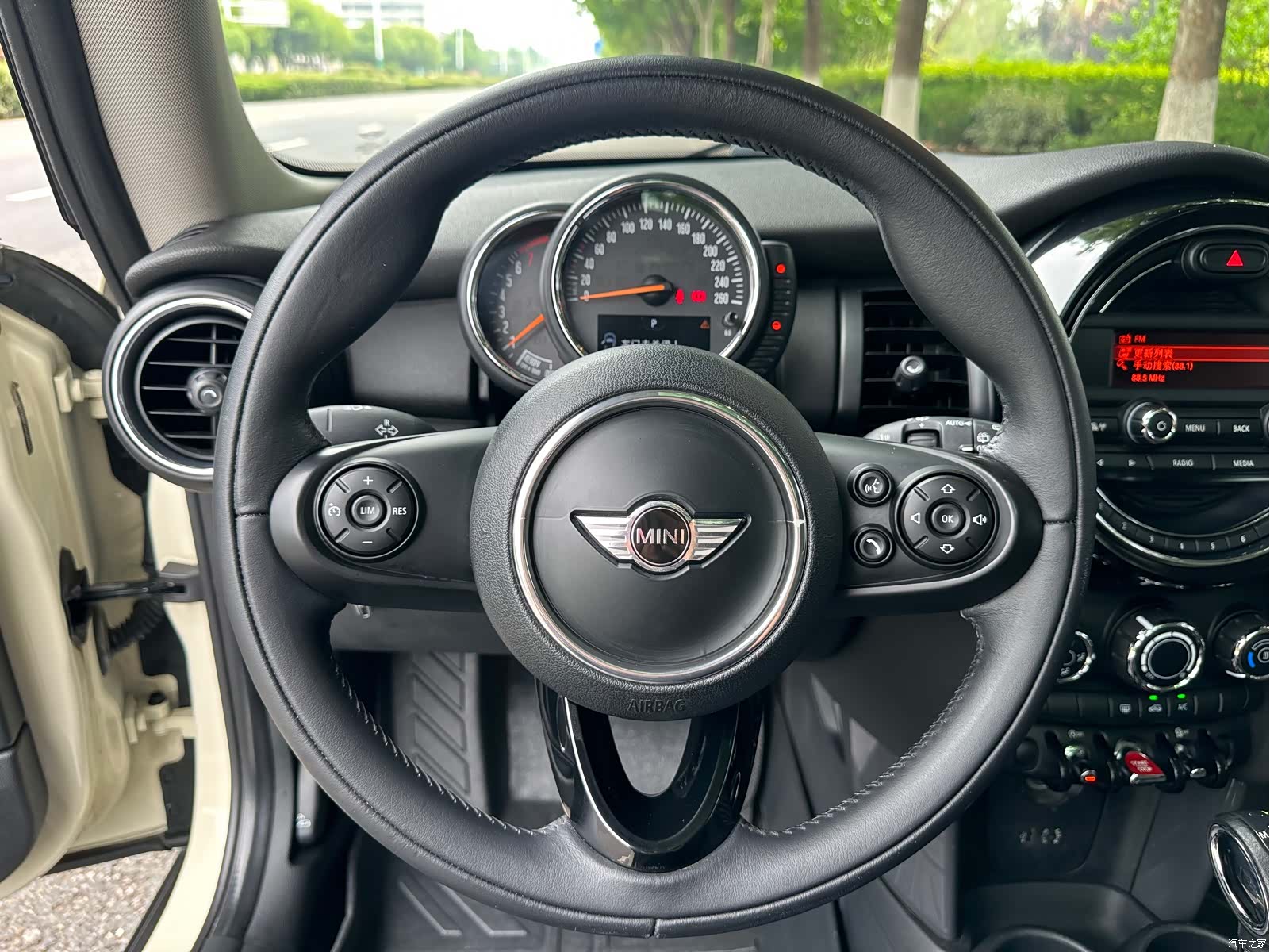 Mini ONE+, 2015 8