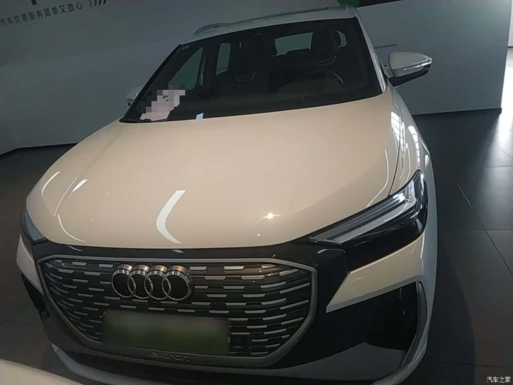 Audi Q4 e-tron, 2025 3