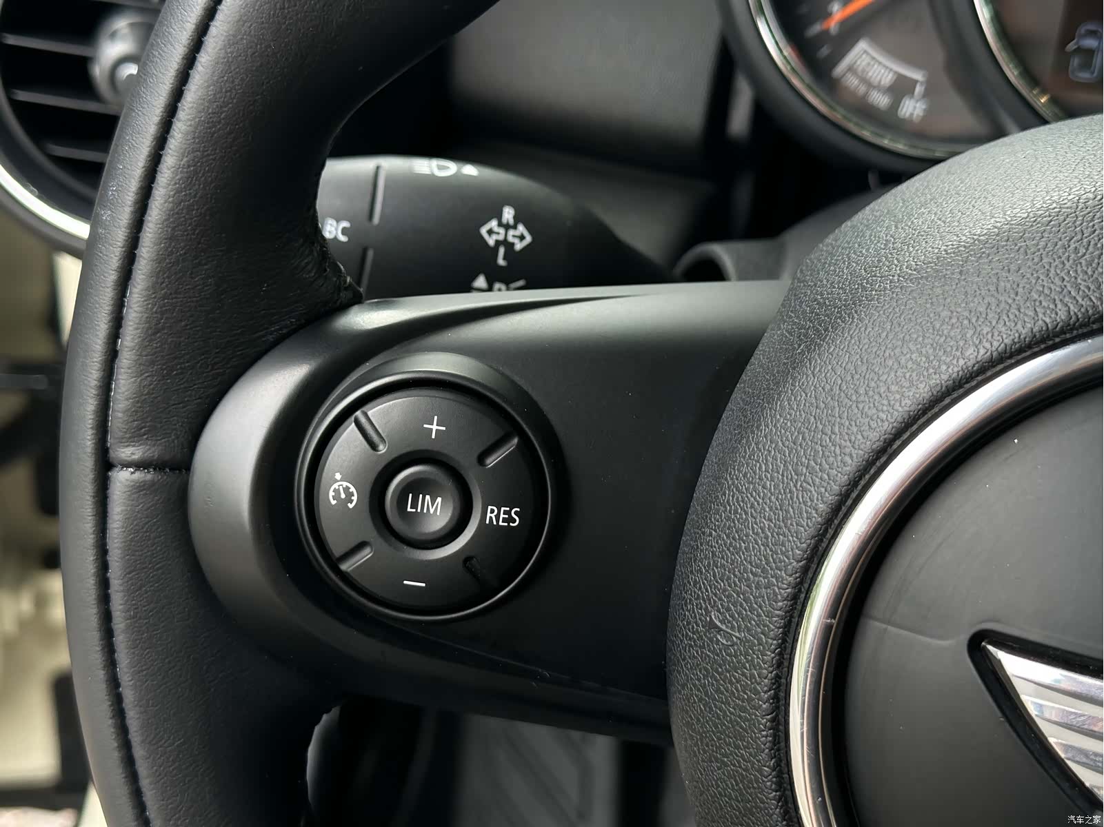 Mini ONE+, 2015 11