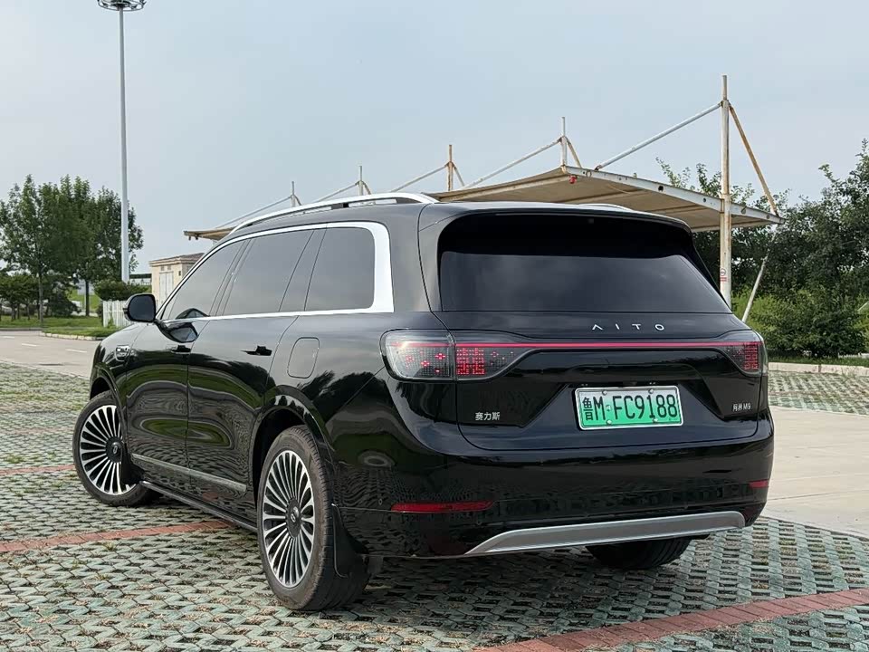 AITO Ask the world M9