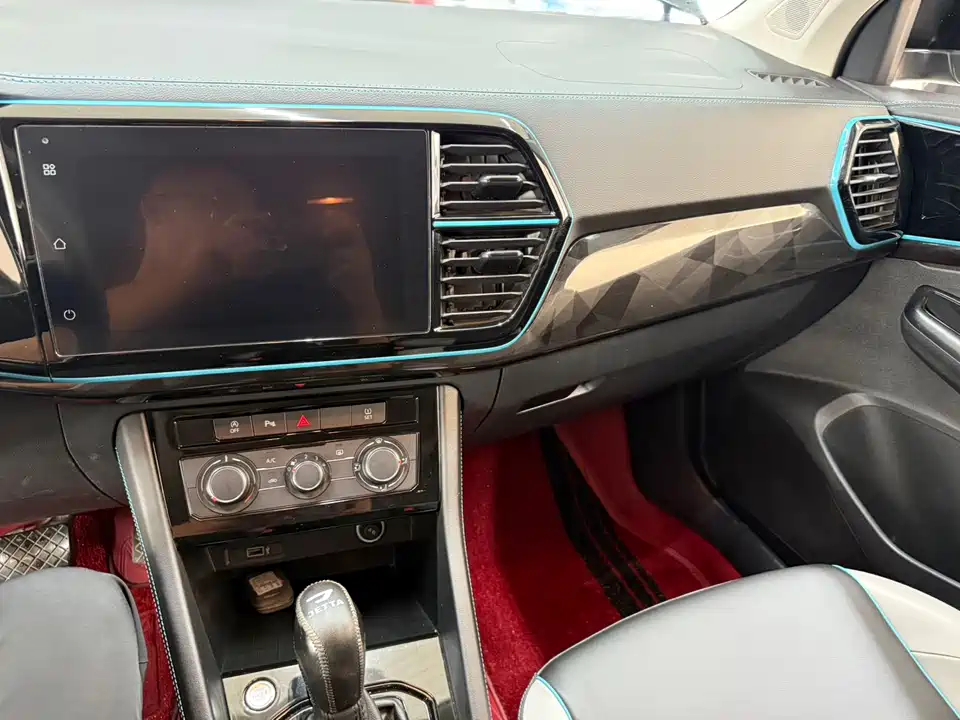 Jetta VS5