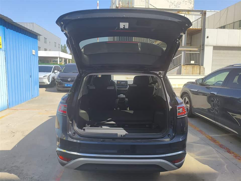 Volkswagen ID.6 CROZZ