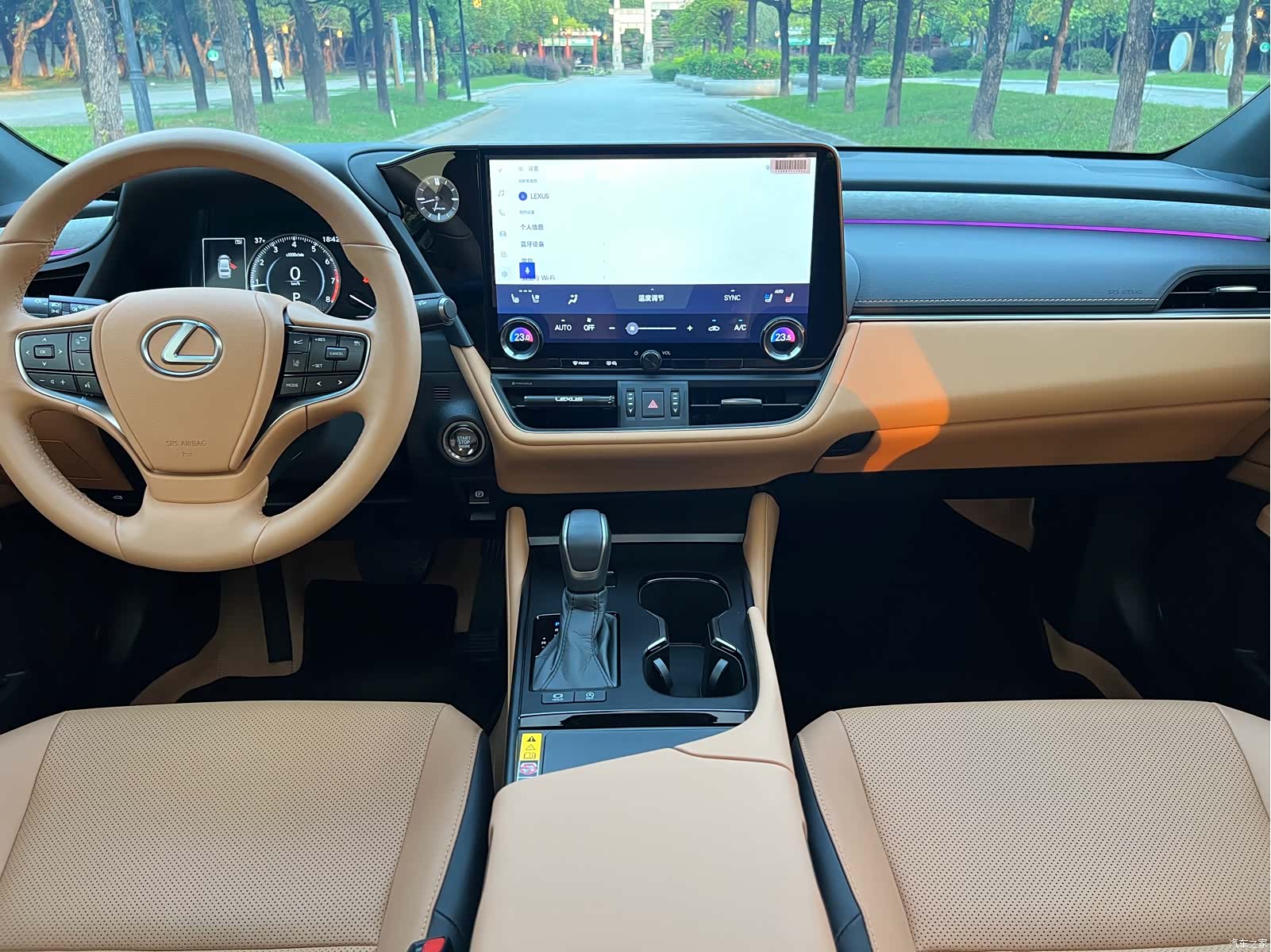 Lexus ES, 2025 16