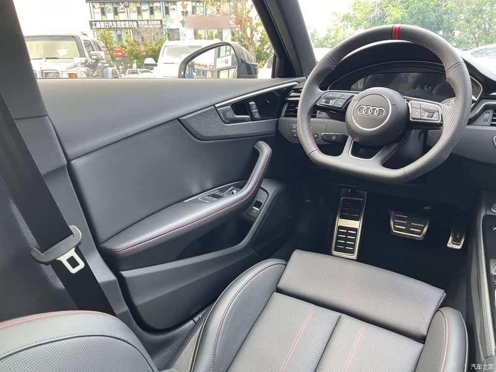 Audi A4L, 2025 11