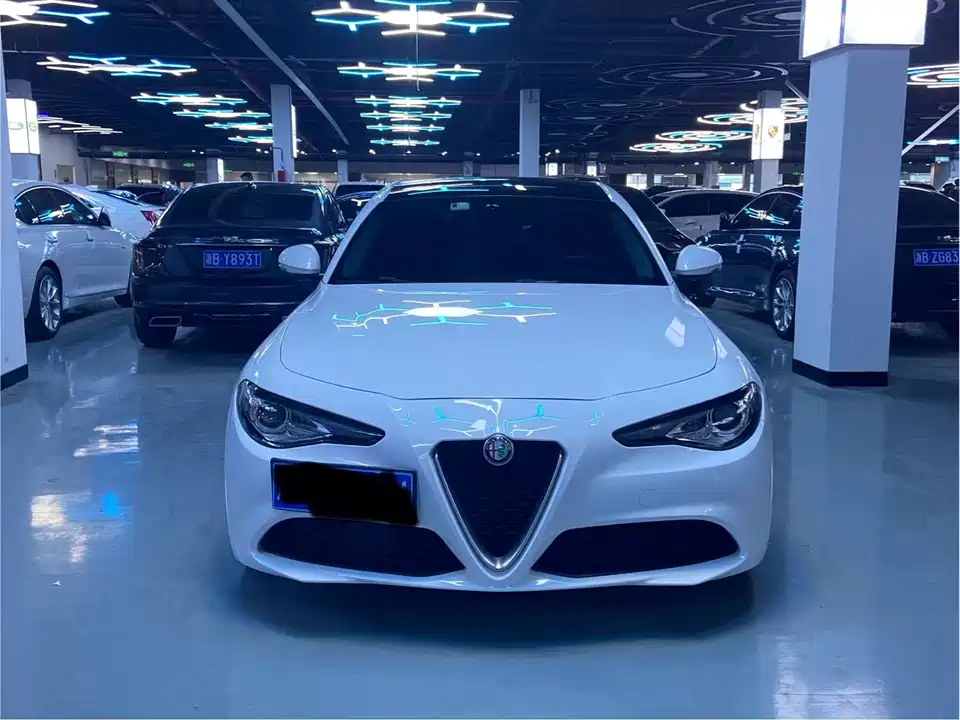 Alfa Romeo Giulia Alfa Romeo Giulia