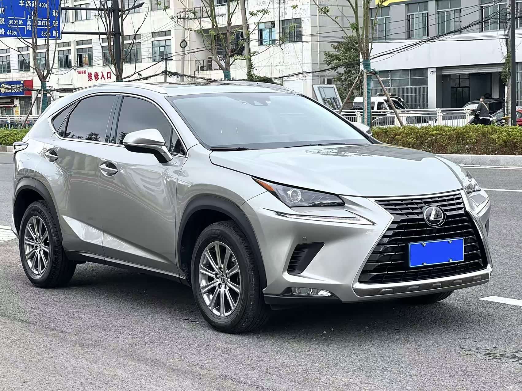 Lexus NX, 2020 3