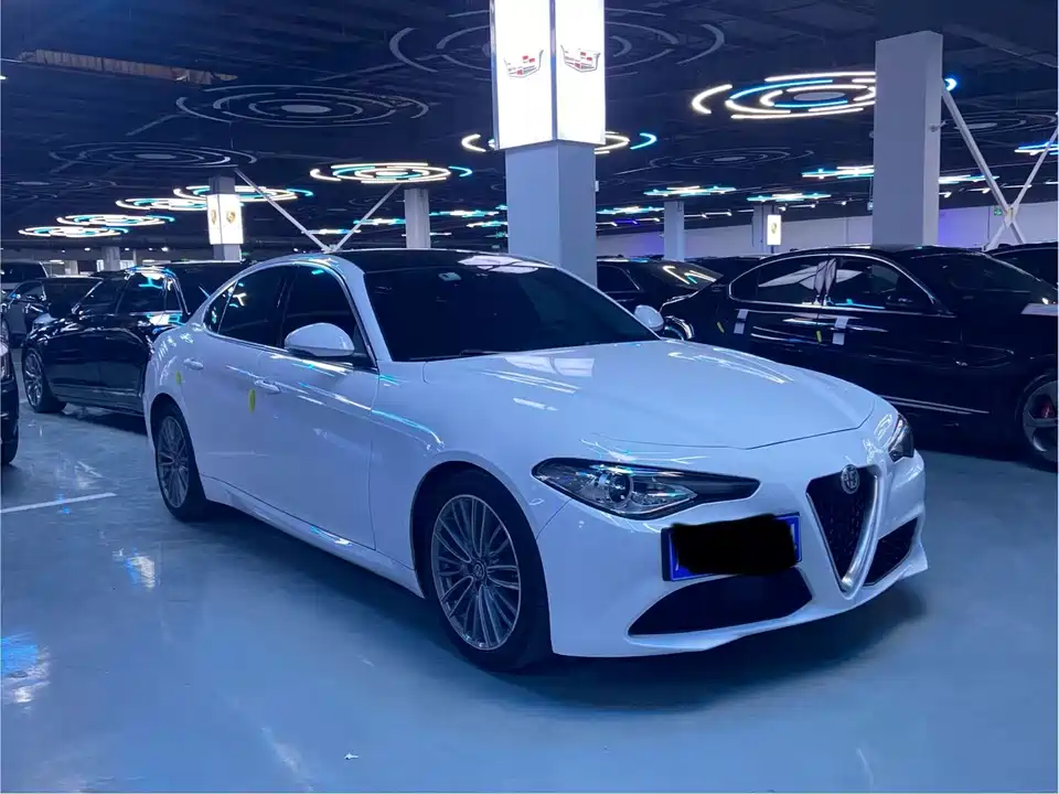 Alfa Romeo Giulia Alfa Romeo Giulia