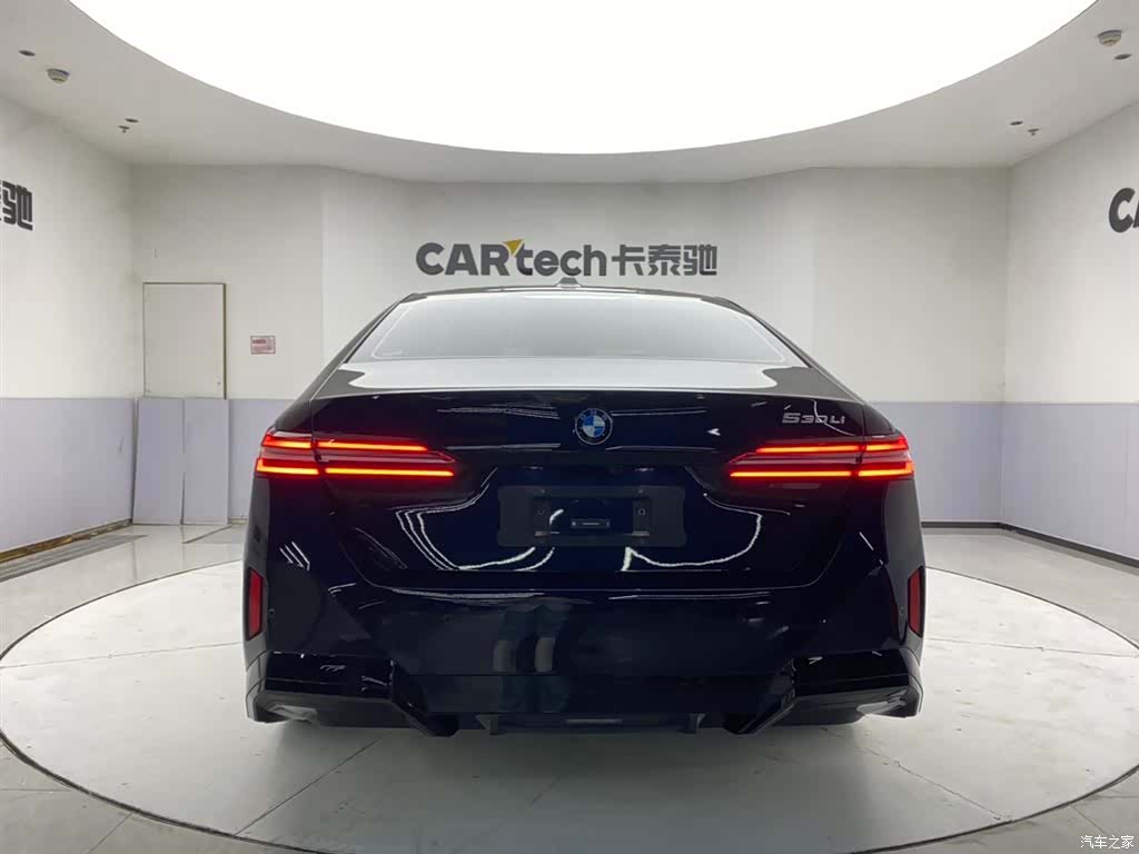 BMW 5 Series, 2026 6