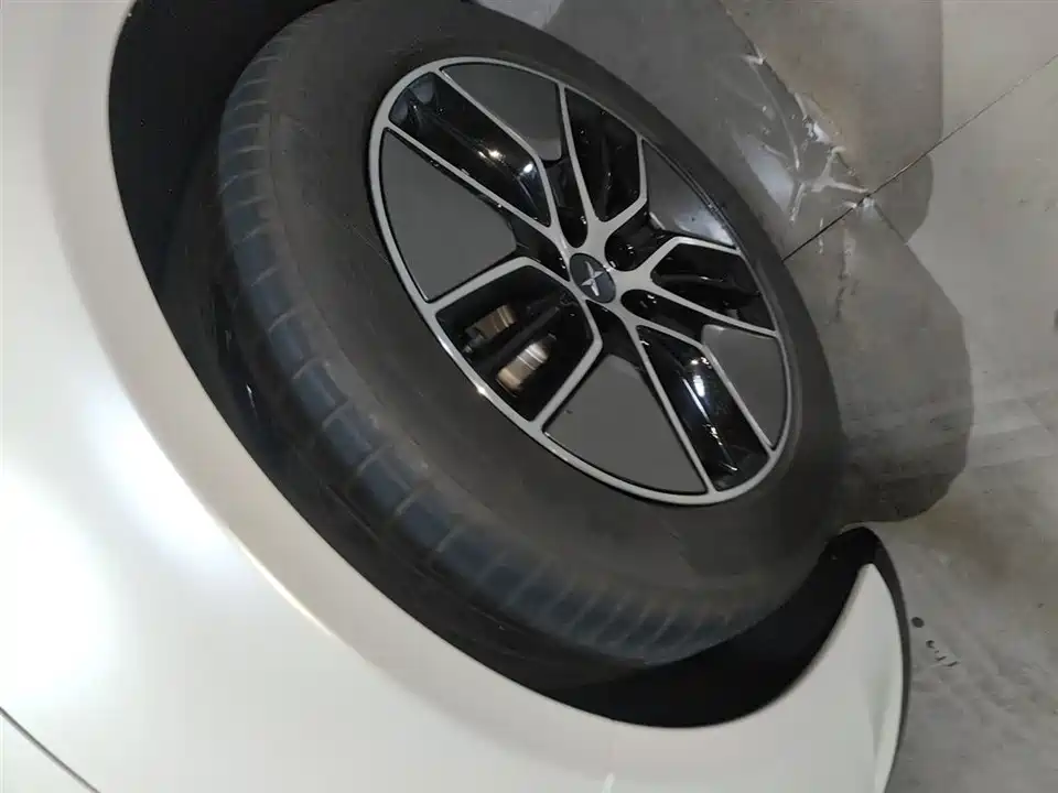 XPENG P7