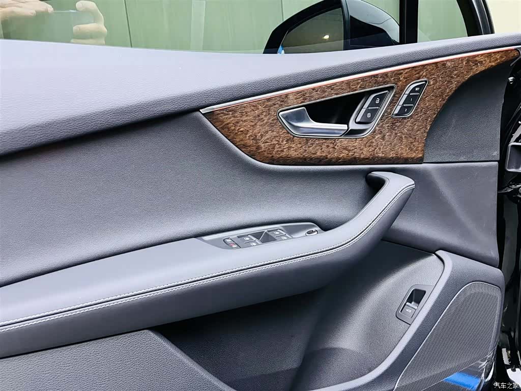 Audi Q7, 2026 11
