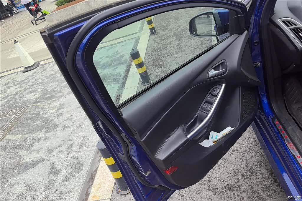 Ford Focus, 2014 7