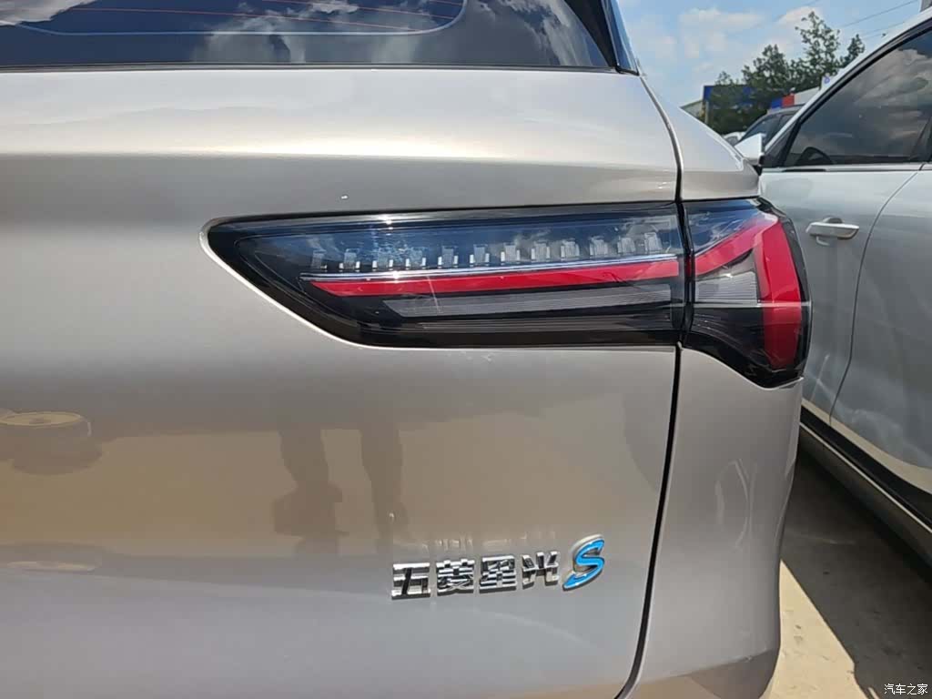 Wuling Starlight, 2024 19