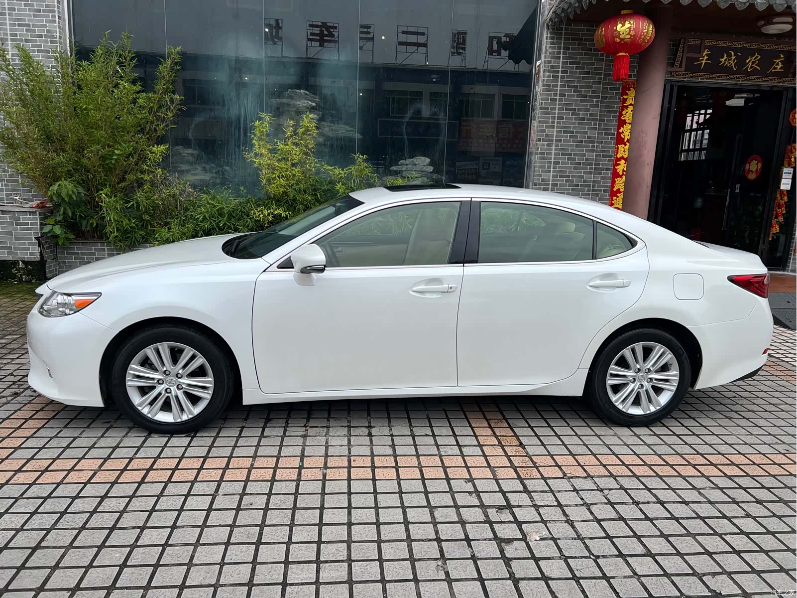 Lexus ES, 2014 4