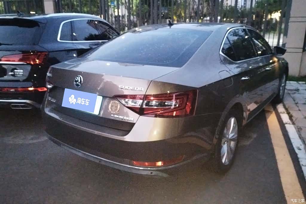 Skoda Superb, 2018 3