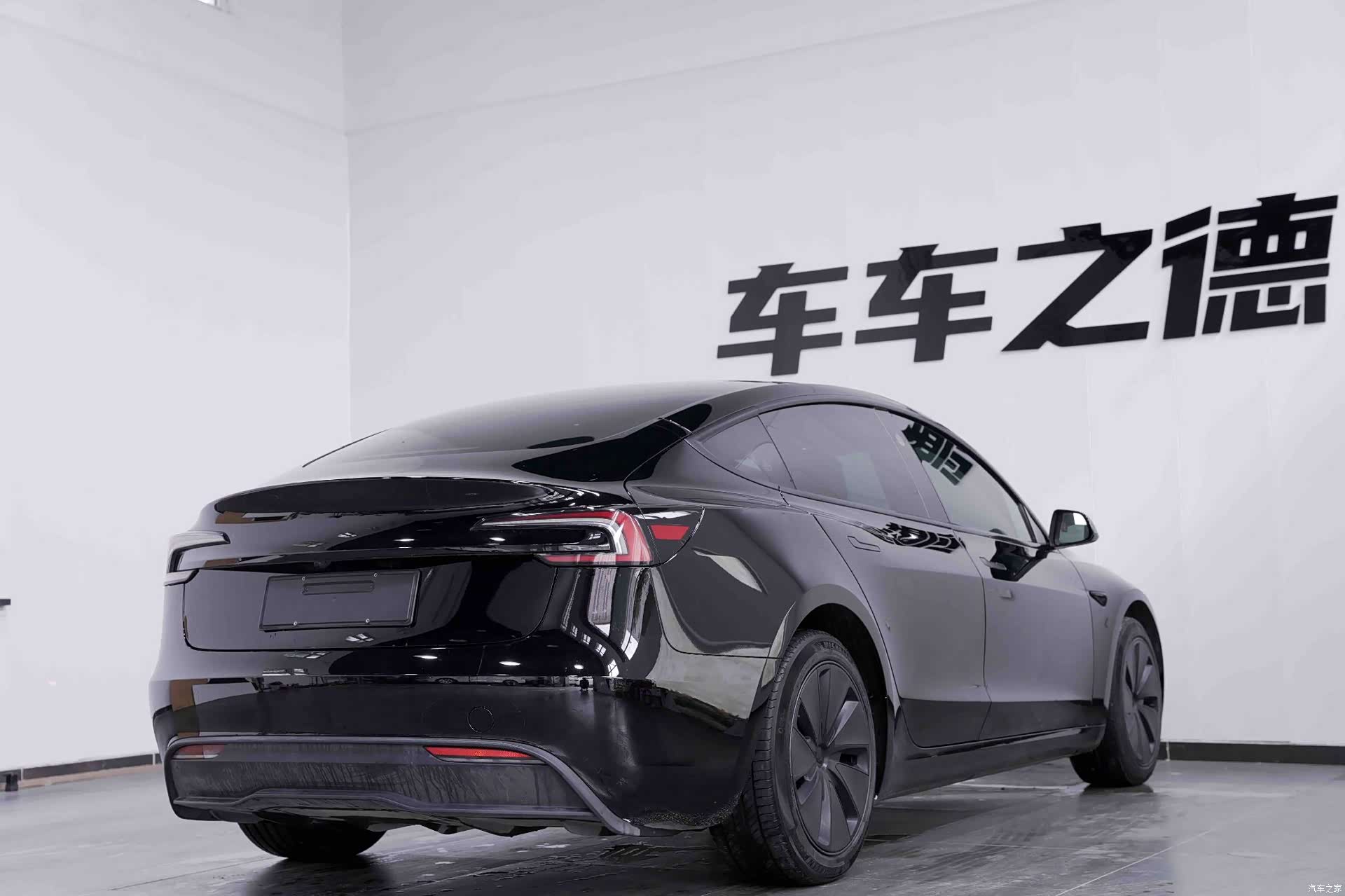 Tesla Model 3, 2024 15