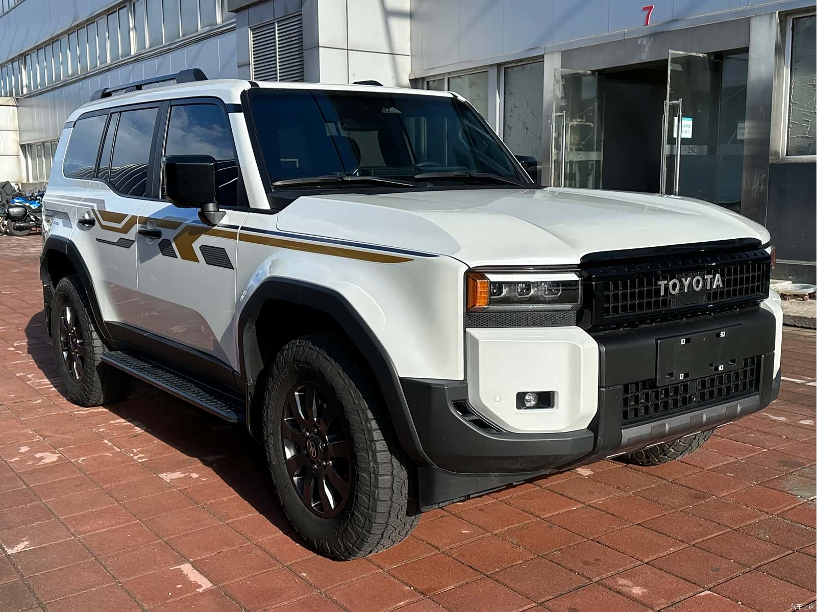 Toyota Prado, 2025 3
