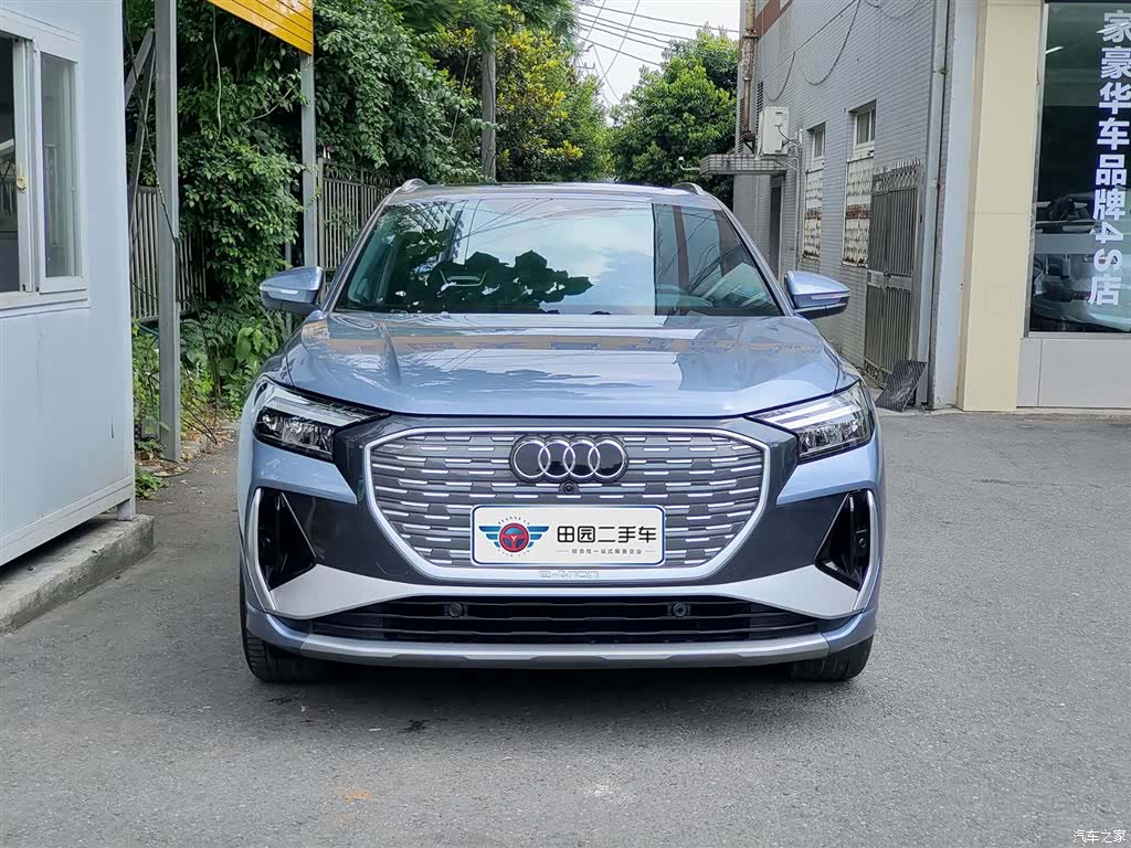 Audi Q4 e-tron, 2025 2