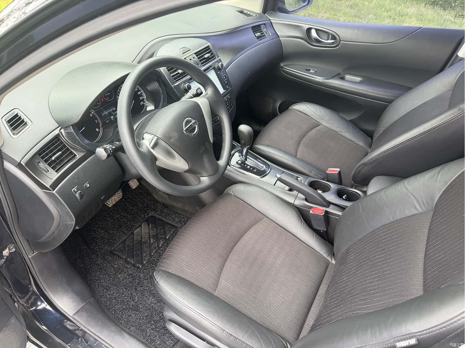 Nissan Tiida, 2012 8