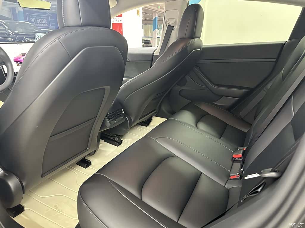 Tesla Model 3, 2022 13