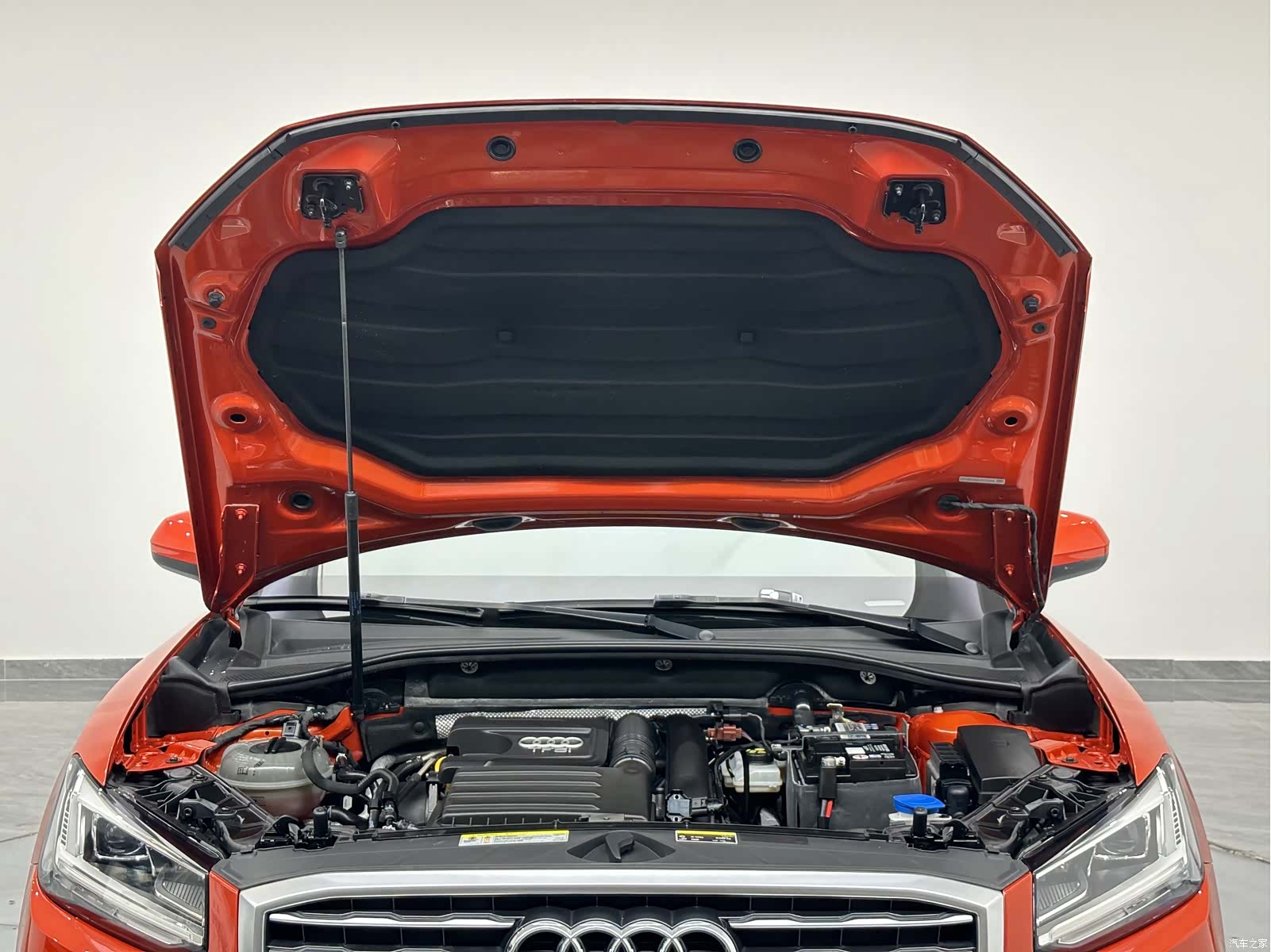 Audi Q2L, 2019 26