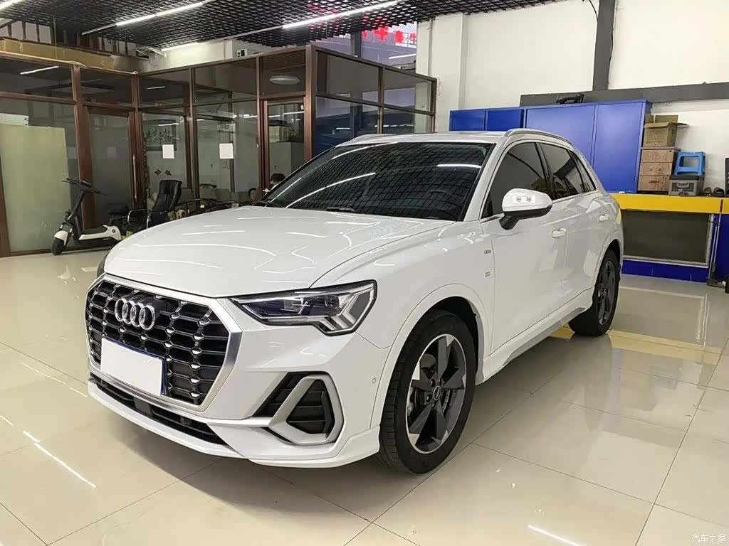 Audi Q3, 2022 1