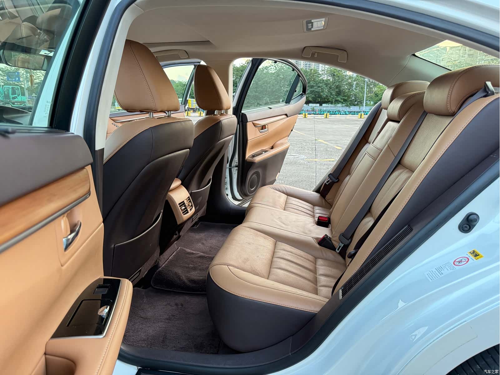 Lexus ES, 2016 все фото