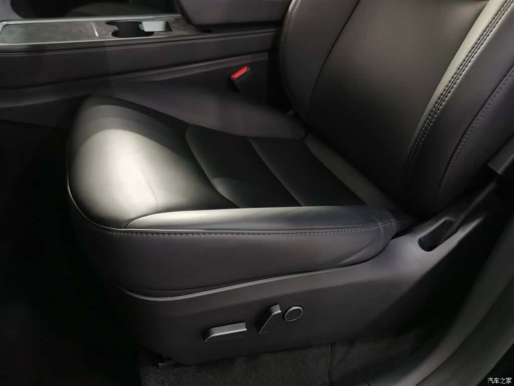 Tesla Model Y, 2023 20