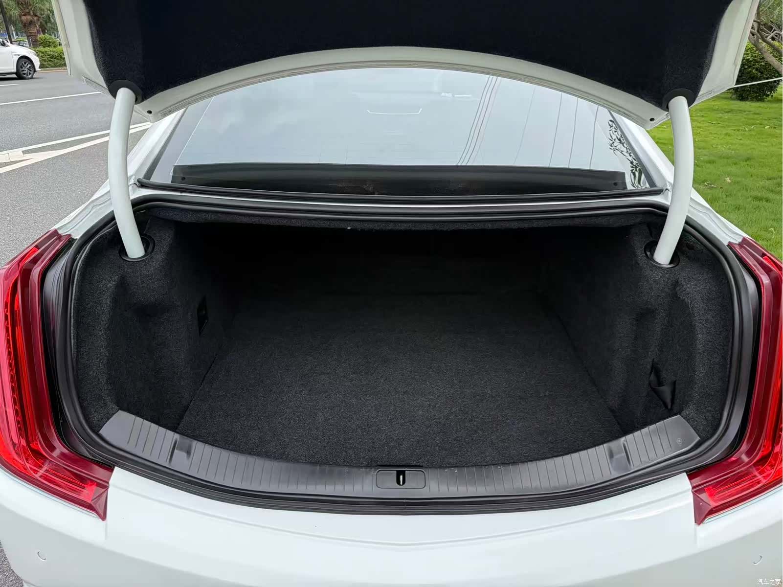 Cadillac XTS, 2018 14