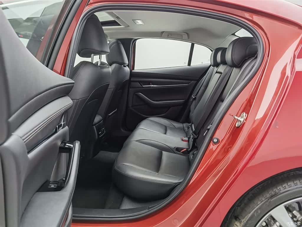 Mazda Mazda3, 2023 15