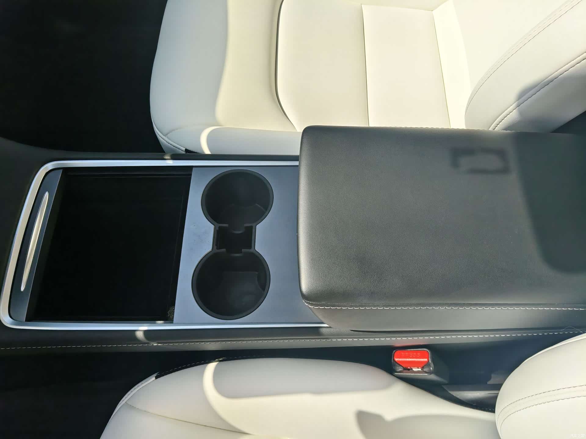 Tesla Model Y, 2023 11