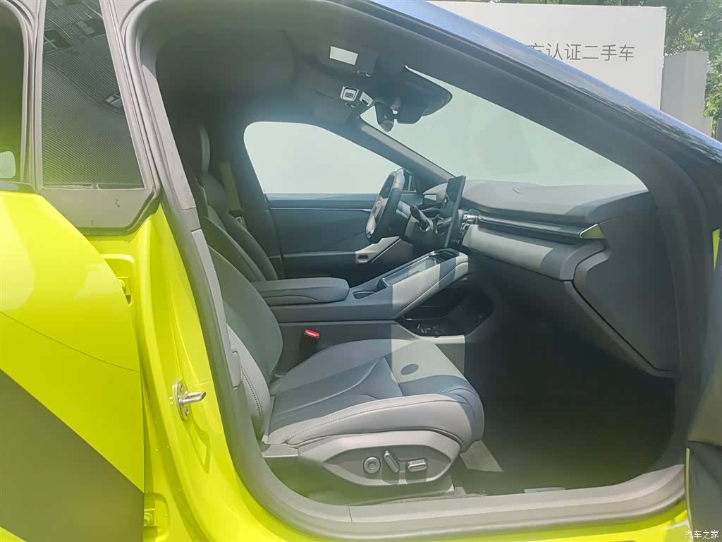 Xpeng P7, 2025 13