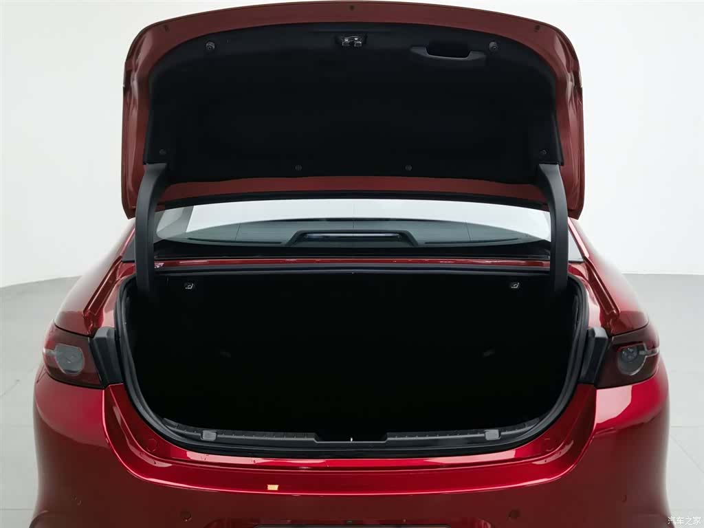 Mazda Mazda3, 2023 16