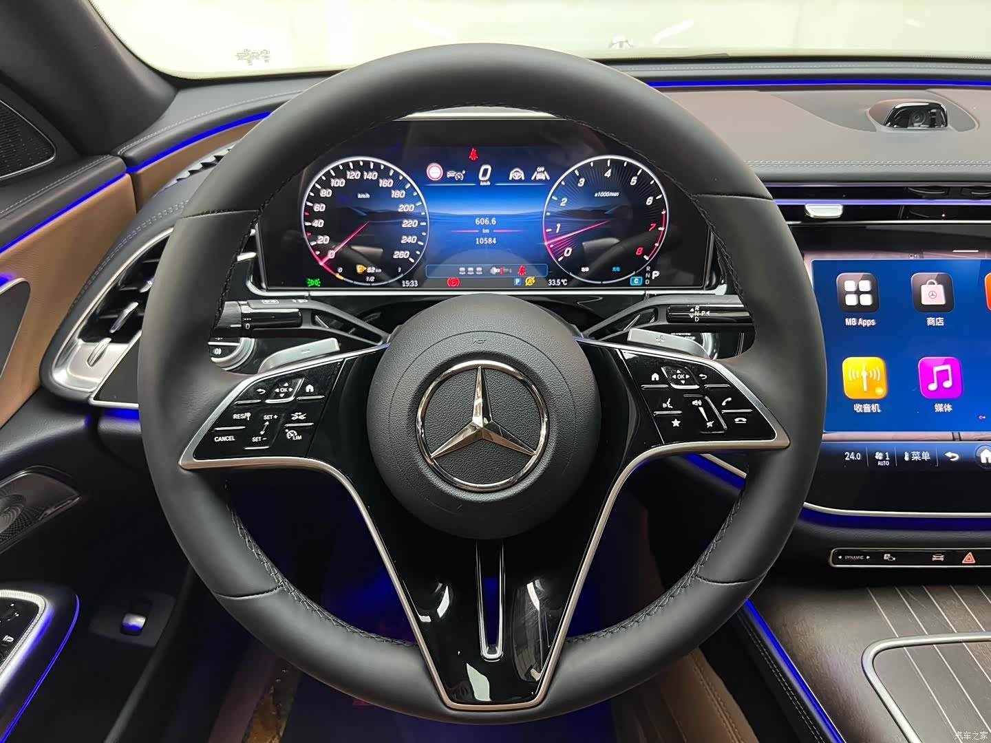 Mercedes-Benz E-Class, 2025 14