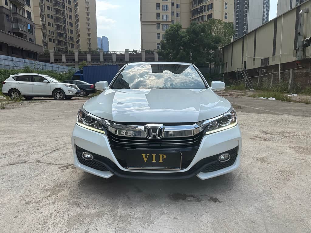 Honda Accord 2016 2.0L Luxury