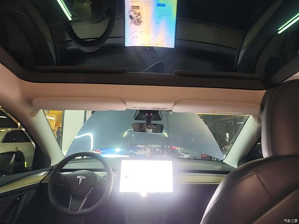 Tesla Model Y, 2022 18