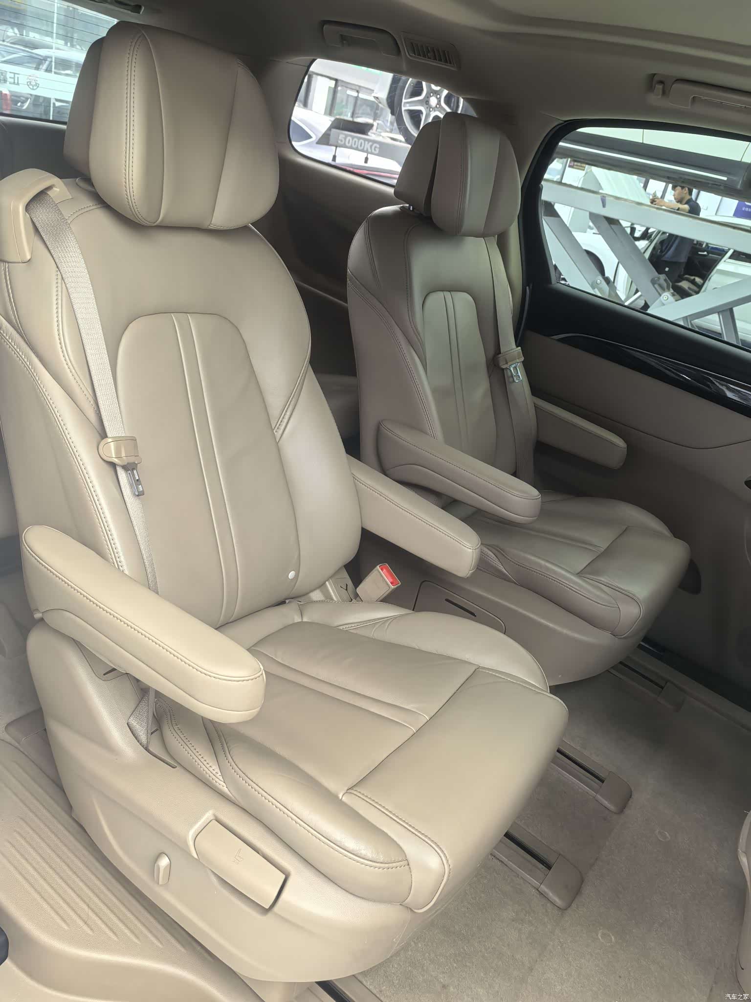 Buick GL8, 2018 7