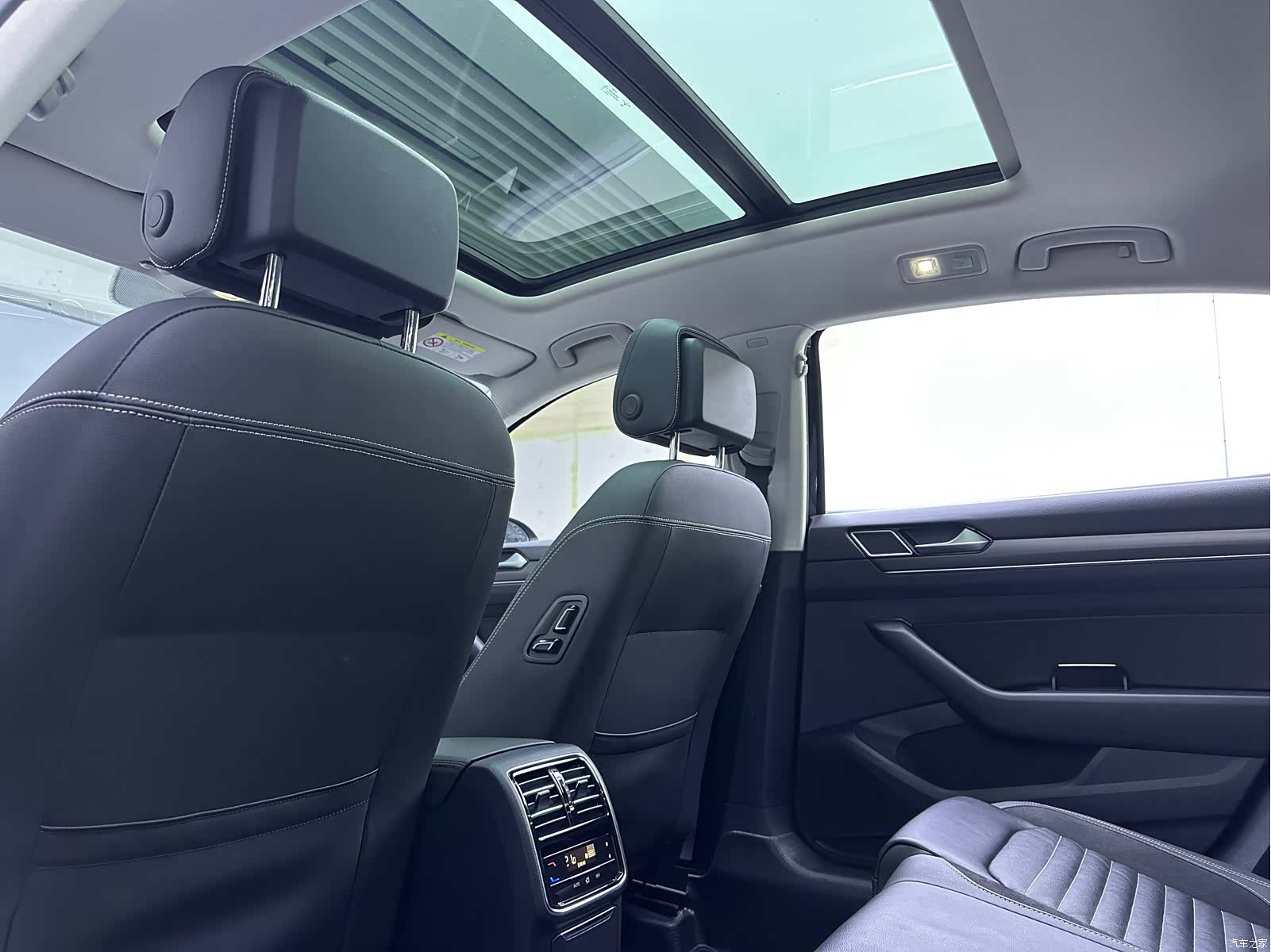 Volkswagen Magotan, 2021 11